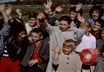 Standbild Präsident Kennedy's Konvoi Vandenberg Air Force Base California USA, 1962, aus Sekunde 12 historischem Filmmaterial Videoclip 65675028977