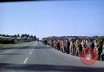Standbild Präsident Kennedy's Konvoi Vandenberg Air Force Base California USA, 1962, aus Sekunde 22 historischem Filmmaterial Videoclip 65675028977