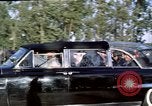 Standbild Präsident Kennedy's Konvoi Vandenberg Air Force Base California USA, 1962, aus Sekunde 61 historischem Filmmaterial Videoclip 65675028977