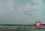 Immagine di Aerei americani Eniwetok atollo delle Isole Marshall, 1956, secondo 41 filmato di repertorio 65675028979