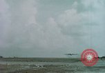 Immagine di Aerei americani Eniwetok atollo delle Isole Marshall, 1956, secondo 43 filmato di repertorio 65675028979