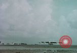 Immagine di Aerei americani Eniwetok atollo delle Isole Marshall, 1956, secondo 52 filmato di repertorio 65675028979