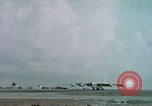 Immagine di Aerei americani Eniwetok atollo delle Isole Marshall, 1956, secondo 53 filmato di repertorio 65675028979
