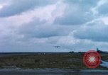 Immagine di Aerei americani Eniwetok atollo delle Isole Marshall, 1956, secondo 56 filmato di repertorio 65675028979