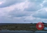 Immagine di Aerei americani Eniwetok atollo delle Isole Marshall, 1956, secondo 57 filmato di repertorio 65675028979