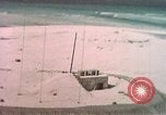 Standbild raydist site Bikini Atoll Marshall Inseln, 1956, aus Sekunde 21 historischem Filmmaterial Videoclip 65675028980