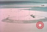 Standbild raydist site Bikini Atoll Marshall Inseln, 1956, aus Sekunde 26 historischem Filmmaterial Videoclip 65675028980