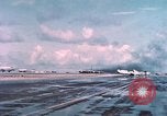 Standbild USA Flugzeuge Eniwetok Atoll Marshall Inseln, 1956, aus Sekunde 8 historischem Filmmaterial Videoclip 65675028981
