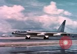 Standbild USA Flugzeuge Eniwetok Atoll Marshall Inseln, 1956, aus Sekunde 24 historischem Filmmaterial Videoclip 65675028981