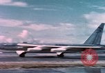 Standbild USA Flugzeuge Eniwetok Atoll Marshall Inseln, 1956, aus Sekunde 25 historischem Filmmaterial Videoclip 65675028981