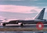 Standbild USA Flugzeuge Eniwetok Atoll Marshall Inseln, 1956, aus Sekunde 26 historischem Filmmaterial Videoclip 65675028981