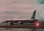 Standbild USA Flugzeuge Eniwetok Atoll Marshall Inseln, 1956, aus Sekunde 27 historischem Filmmaterial Videoclip 65675028981