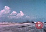 Standbild USA Flugzeuge Eniwetok Atoll Marshall Inseln, 1956, aus Sekunde 60 historischem Filmmaterial Videoclip 65675028981