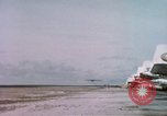 Standbild USA Flugzeuge Eniwetok Atoll Marshall Inseln, 1956, aus Sekunde 18 historischem Filmmaterial Videoclip 65675028982
