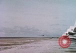 Standbild USA Flugzeuge Eniwetok Atoll Marshall Inseln, 1956, aus Sekunde 22 historischem Filmmaterial Videoclip 65675028982
