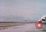 Standbild USA Flugzeuge Eniwetok Atoll Marshall Inseln, 1956, aus Sekunde 23 historischem Filmmaterial Videoclip 65675028982