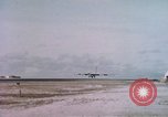 Standbild USA Flugzeuge Eniwetok Atoll Marshall Inseln, 1956, aus Sekunde 28 historischem Filmmaterial Videoclip 65675028982