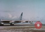 Standbild USA Flugzeuge Eniwetok Atoll Marshall Inseln, 1956, aus Sekunde 35 historischem Filmmaterial Videoclip 65675028982