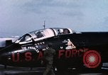 Standbild USA Flugzeuge Eniwetok Atoll Marshall Inseln, 1956, aus Sekunde 38 historischem Filmmaterial Videoclip 65675028982