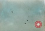 Standbild deutschen Luftangriff auf eine Stadt während Zweiten Weltkrieg Knochen Algerien, 1942, aus Sekunde 30 historischem Filmmaterial Videoclip 65675028995