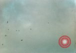 Standbild deutschen Luftangriff auf eine Stadt während Zweiten Weltkrieg Knochen Algerien, 1942, aus Sekunde 34 historischem Filmmaterial Videoclip 65675028995