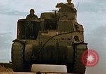 Standbild Konvoi des M3-Tanks Knochen Algerien, 1942, aus Sekunde 5 historischem Filmmaterial Videoclip 65675028996