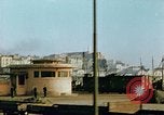 Standbild Konvoi des M3-Tanks Knochen Algerien, 1942, aus Sekunde 14 historischem Filmmaterial Videoclip 65675028996