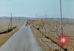 Standbild Konvoi des M3-Tanks Knochen Algerien, 1942, aus Sekunde 52 historischem Filmmaterial Videoclip 65675028996