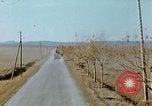 Standbild Konvoi des M3-Tanks Knochen Algerien, 1942, aus Sekunde 53 historischem Filmmaterial Videoclip 65675028996