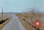 Standbild Konvoi des M3-Tanks Knochen Algerien, 1942, aus Sekunde 55 historischem Filmmaterial Videoclip 65675028996