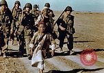 Standbild uns Fallschirm Truppen Tebourba Tunesien, 1942, aus Sekunde 15 historischem Filmmaterial Videoclip 65675028997