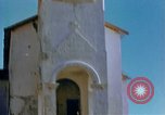 Standbild bombardiert Kirche Qued Zarga Tunesien, 1942, aus Sekunde 20 historischem Filmmaterial Videoclip 65675029001