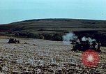 Image Tirs d'artillerie britanniques sur les Allemands Tebourba Tunisie, 1942, de la seconde 17 séquences d'archives historiques vidéo 65675029006
