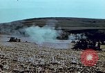 Image Tirs d'artillerie britanniques sur les Allemands Tebourba Tunisie, 1942, de la seconde 18 séquences d'archives historiques vidéo 65675029006