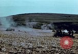 Image Tirs d'artillerie britanniques sur les Allemands Tebourba Tunisie, 1942, de la seconde 19 séquences d'archives historiques vidéo 65675029006