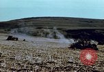Image Tirs d'artillerie britanniques sur les Allemands Tebourba Tunisie, 1942, de la seconde 20 séquences d'archives historiques vidéo 65675029006