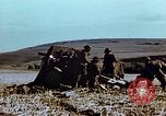 Image Tirs d'artillerie britanniques sur les Allemands Tebourba Tunisie, 1942, de la seconde 21 séquences d'archives historiques vidéo 65675029006