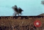 Image Tirs d'artillerie britanniques sur les Allemands Tebourba Tunisie, 1942, de la seconde 43 séquences d'archives historiques vidéo 65675029006
