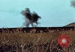 Image Tirs d'artillerie britanniques sur les Allemands Tebourba Tunisie, 1942, de la seconde 44 séquences d'archives historiques vidéo 65675029006