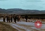 Immagine di Soldati tedeschi e italiani catturati Tunisia Africa del Nord, 1942, secondo 16 filmato di repertorio 65675029007