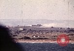 Image Le bombardement du navire une forteresse à Tunis la Tunisie en Afrique du Nord, 1943, de la seconde 29 séquences d'archives historiques vidéo 65675029008