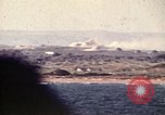 Image Le bombardement du navire une forteresse à Tunis la Tunisie en Afrique du Nord, 1943, de la seconde 37 séquences d'archives historiques vidéo 65675029008