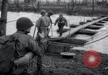 Image des ingénieurs de la US 9th Army Linnich Allemagne, 1944, de la seconde 58 séquences d'archives historiques vidéo 65675029023