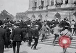 Immagine di Grande folla Versailles FRANCIA, 1919, secondo 9 filmato di repertorio 65675029030
