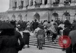 Immagine di Grande folla Versailles FRANCIA, 1919, secondo 18 filmato di repertorio 65675029030