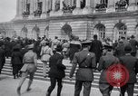 Immagine di Grande folla Versailles FRANCIA, 1919, secondo 21 filmato di repertorio 65675029030