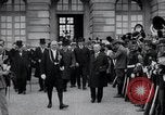 Immagine di Dignitari lasciare Versailles FRANCIA, 1919, secondo 32 filmato di repertorio 65675029032