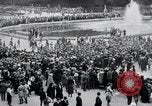 Immagine di Dignitari lasciare Versailles FRANCIA, 1919, secondo 51 filmato di repertorio 65675029032
