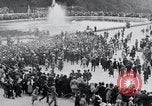 Immagine di Dignitari lasciare Versailles FRANCIA, 1919, secondo 60 filmato di repertorio 65675029032