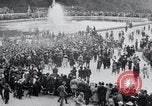 Immagine di Dignitari lasciare Versailles FRANCIA, 1919, secondo 61 filmato di repertorio 65675029032